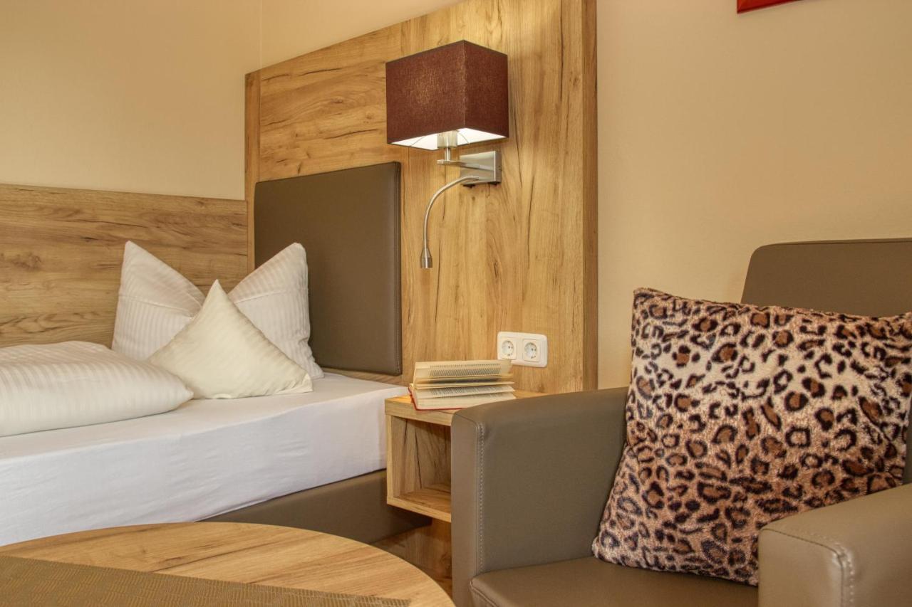 Wellnesshotel Deine Auszeit, Adults Only Achslach Ngoại thất bức ảnh