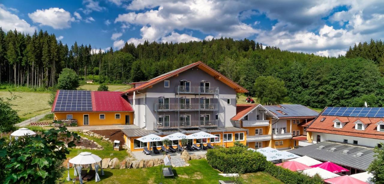 Wellnesshotel Deine Auszeit, Adults Only Achslach Ngoại thất bức ảnh