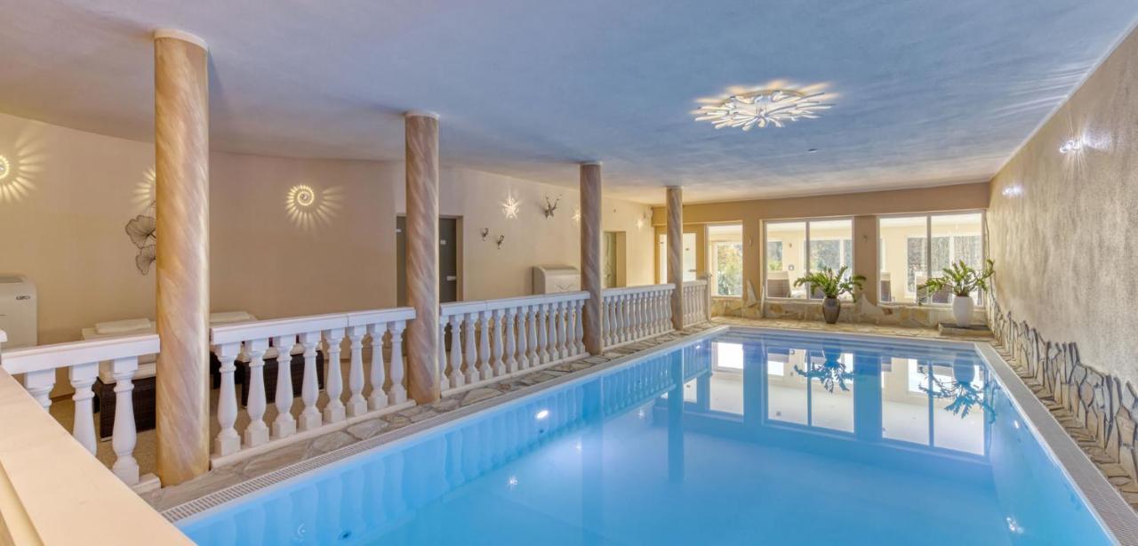 Wellnesshotel Deine Auszeit, Adults Only Achslach Ngoại thất bức ảnh