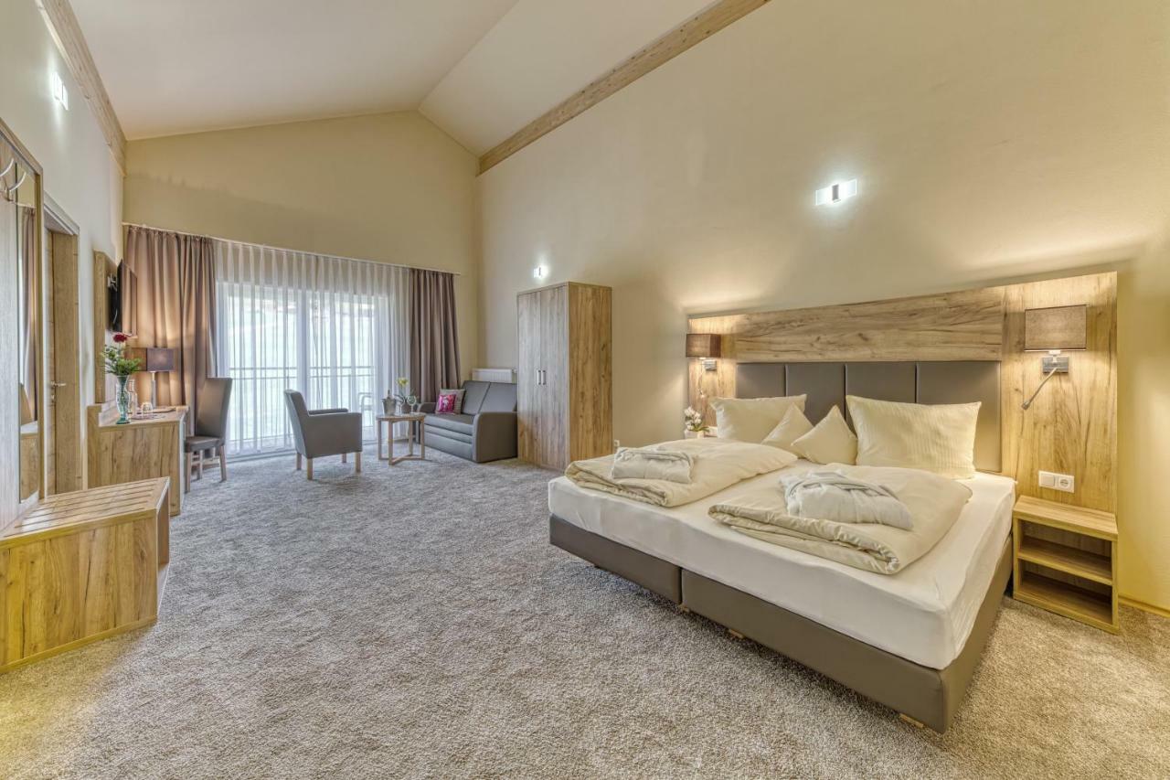 Wellnesshotel Deine Auszeit, Adults Only Achslach Ngoại thất bức ảnh