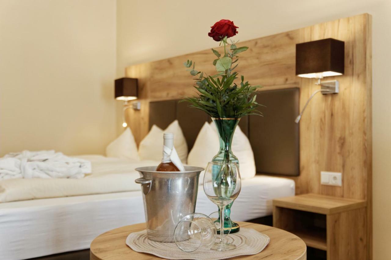 Wellnesshotel Deine Auszeit, Adults Only Achslach Ngoại thất bức ảnh